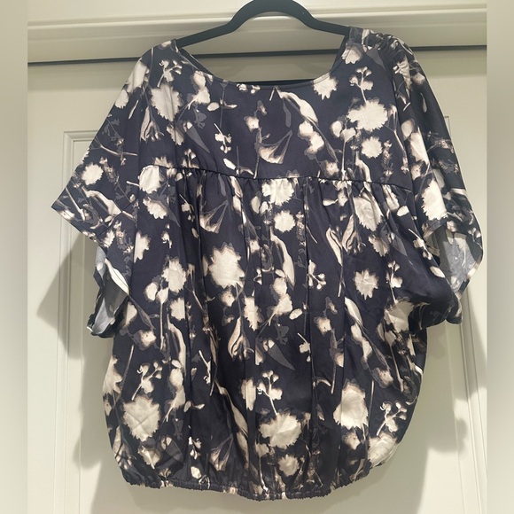 NWT Evereve Black and Cream Phoebe Dolman Floral Top size XL - Picture 6 of 9
